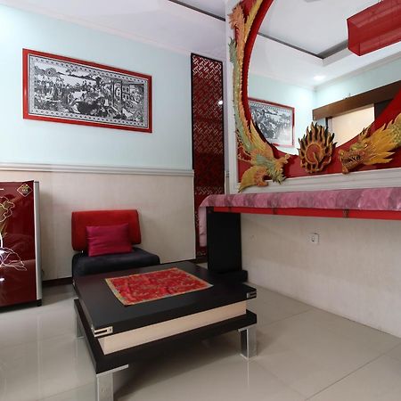 Reddoorz Plus Near Tugu Jogja 2 Yogyakarta Luaran gambar