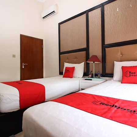Reddoorz Plus Near Tugu Jogja 2 Yogyakarta Luaran gambar
