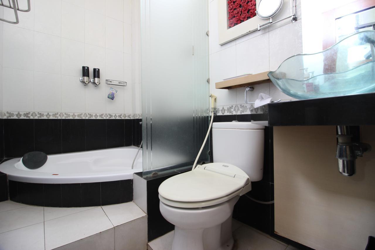 Reddoorz Plus Near Tugu Jogja 2 Yogyakarta Luaran gambar