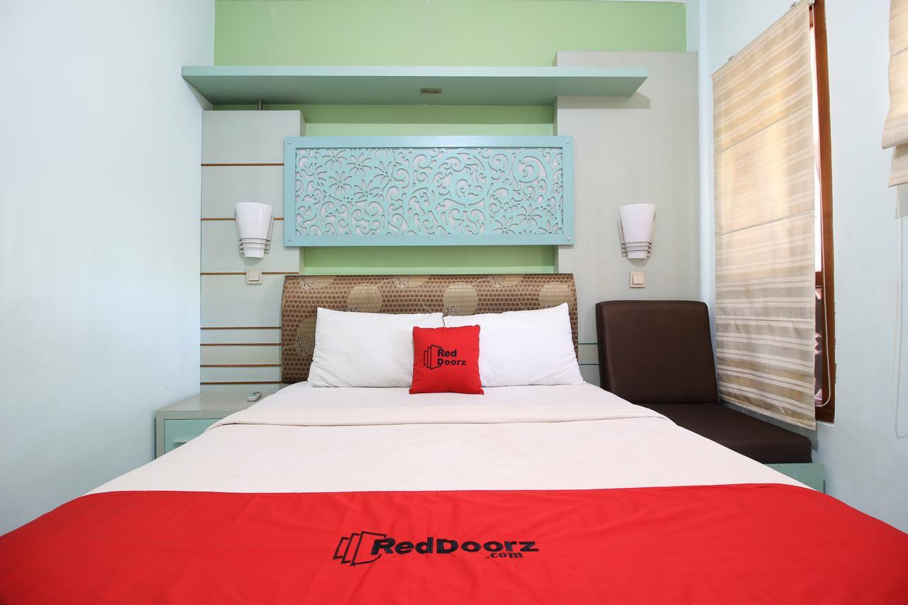 Reddoorz Plus Near Tugu Jogja 2 Yogyakarta Luaran gambar