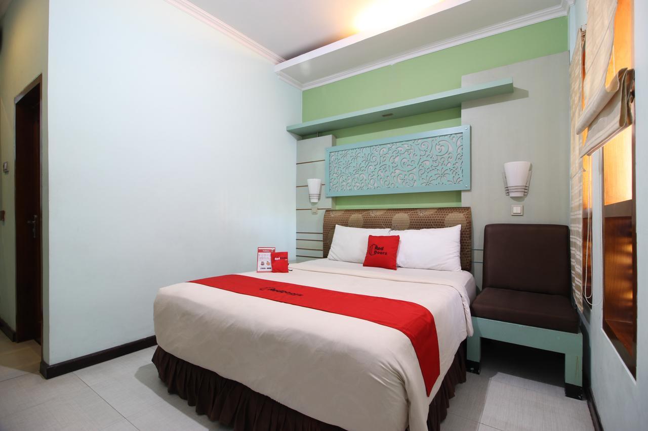 Reddoorz Plus Near Tugu Jogja 2 Yogyakarta Luaran gambar