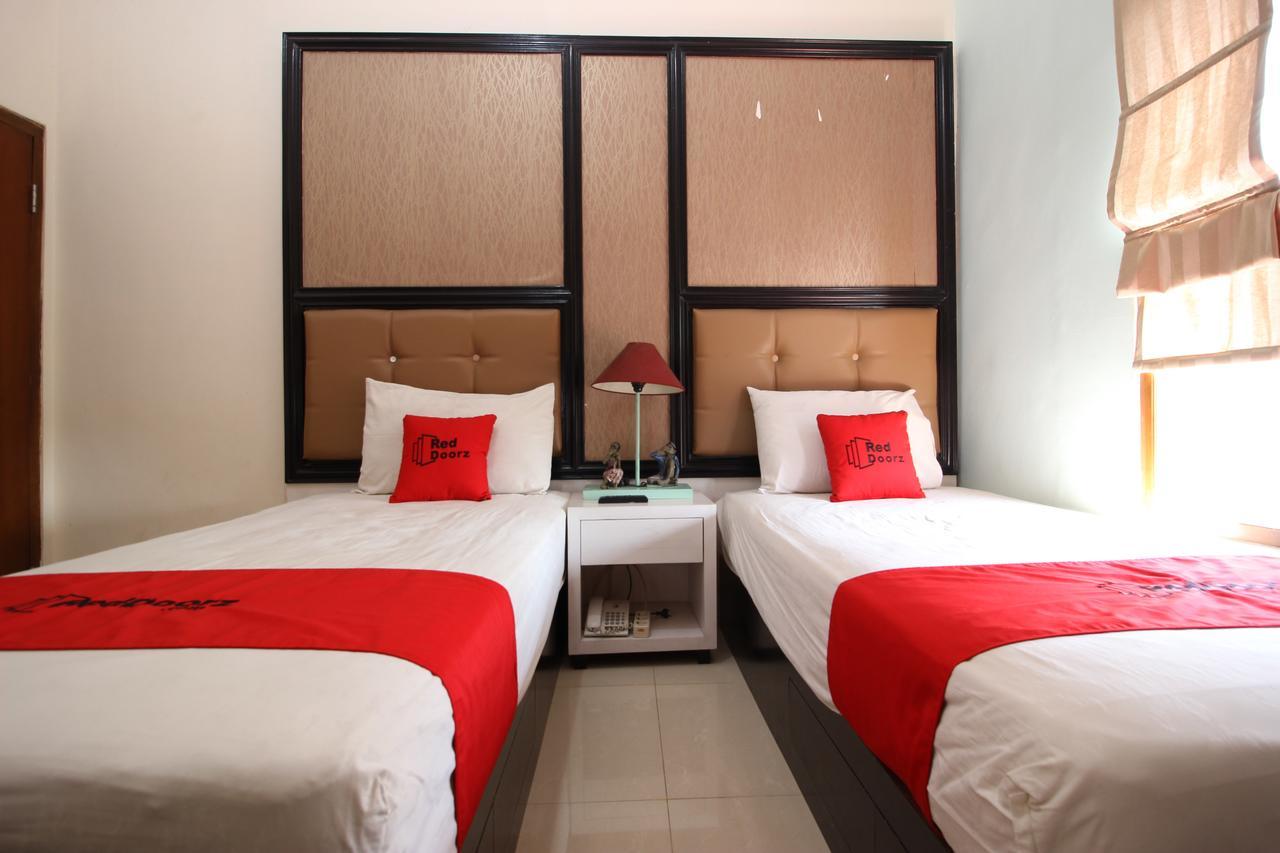 Reddoorz Plus Near Tugu Jogja 2 Yogyakarta Luaran gambar
