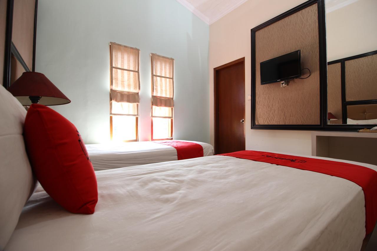 Reddoorz Plus Near Tugu Jogja 2 Yogyakarta Luaran gambar