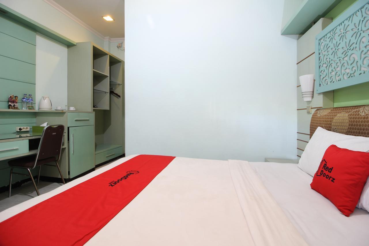 Reddoorz Plus Near Tugu Jogja 2 Yogyakarta Luaran gambar