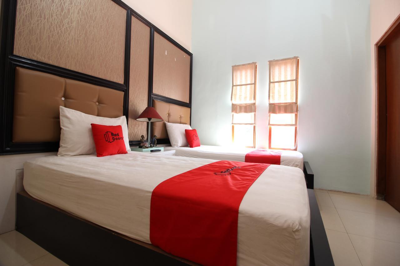 Reddoorz Plus Near Tugu Jogja 2 Yogyakarta Luaran gambar