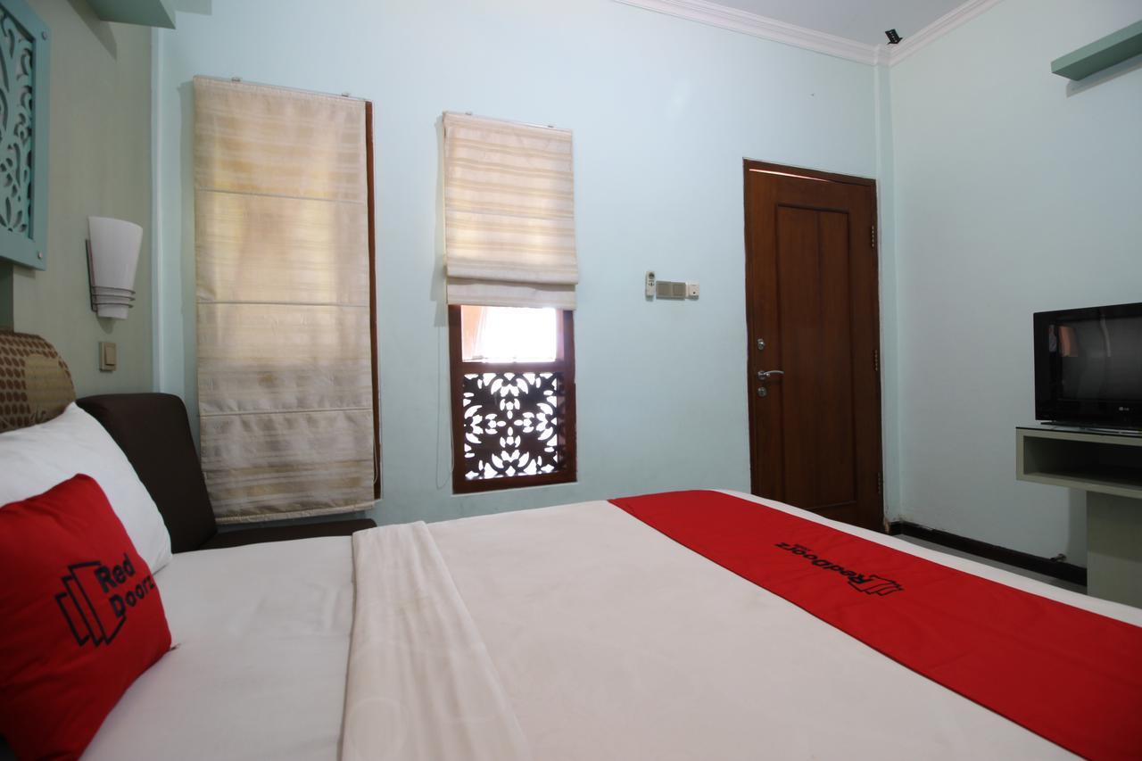 Reddoorz Plus Near Tugu Jogja 2 Yogyakarta Luaran gambar