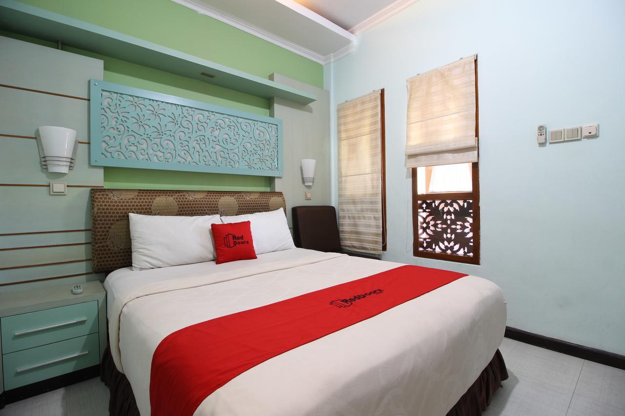 Reddoorz Plus Near Tugu Jogja 2 Yogyakarta Luaran gambar